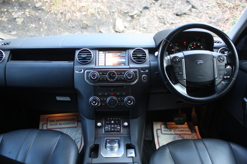 View LAND ROVER DISCOVERY 4 3.0 SD V6 XS