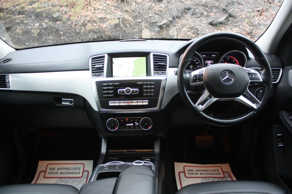 View MERCEDES-BENZ GL CLASS 3.0 GL350 V6 BlueTEC AMG Sport