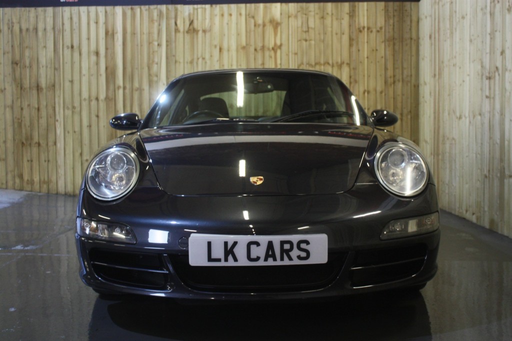 View PORSCHE 911 3.6 997 Carrera