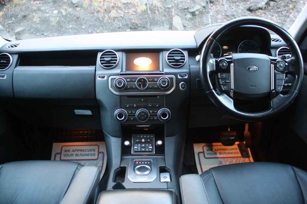 View LAND ROVER DISCOVERY 4 3.0 SD V6 Landmark
