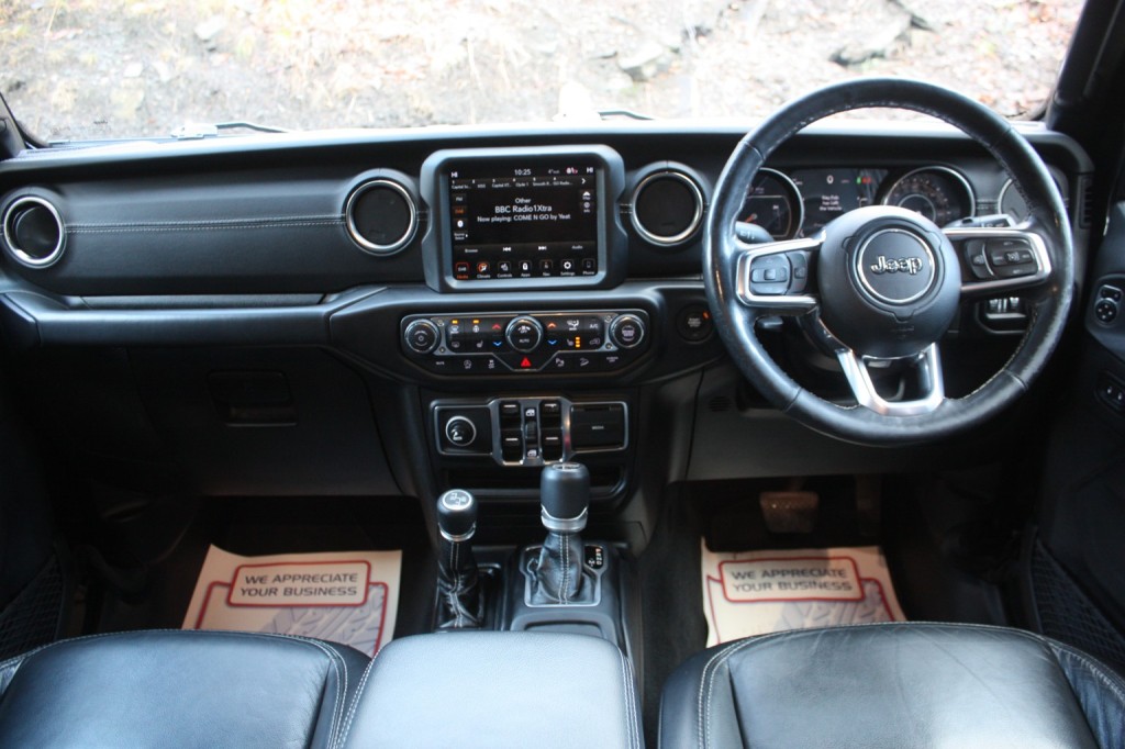 View JEEP WRANGLER 2.0 Overland 2.0 272hp 4x4 Auto8