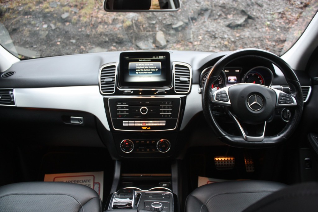 View MERCEDES-BENZ GLE 3.0 GLE350d V6 AMG Line