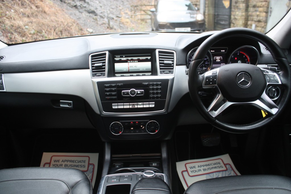 View MERCEDES-BENZ GL CLASS 3.0 GL350 V6 BlueTEC AMG Sport