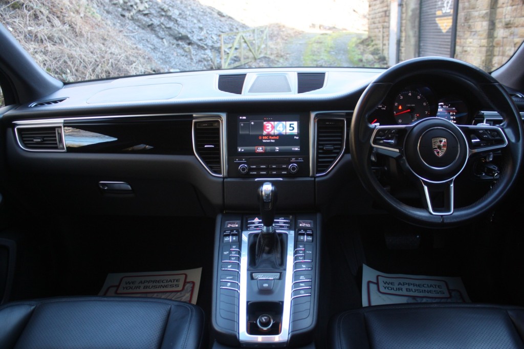 View PORSCHE MACAN 3.0 V6 S