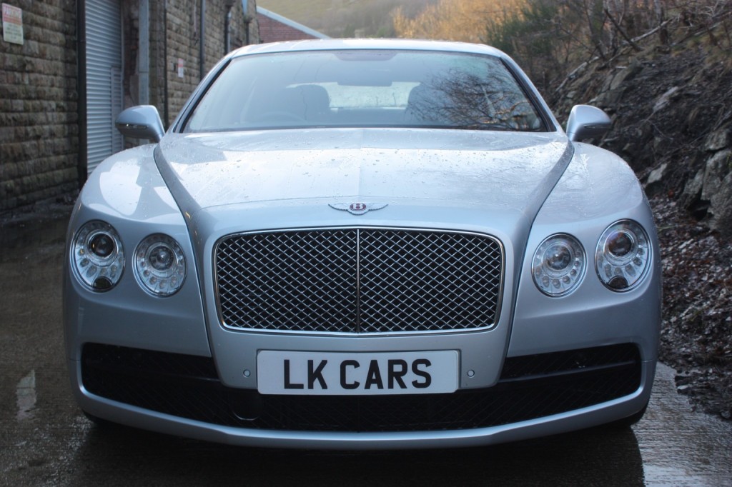 View BENTLEY FLYING SPUR 4.0 V8