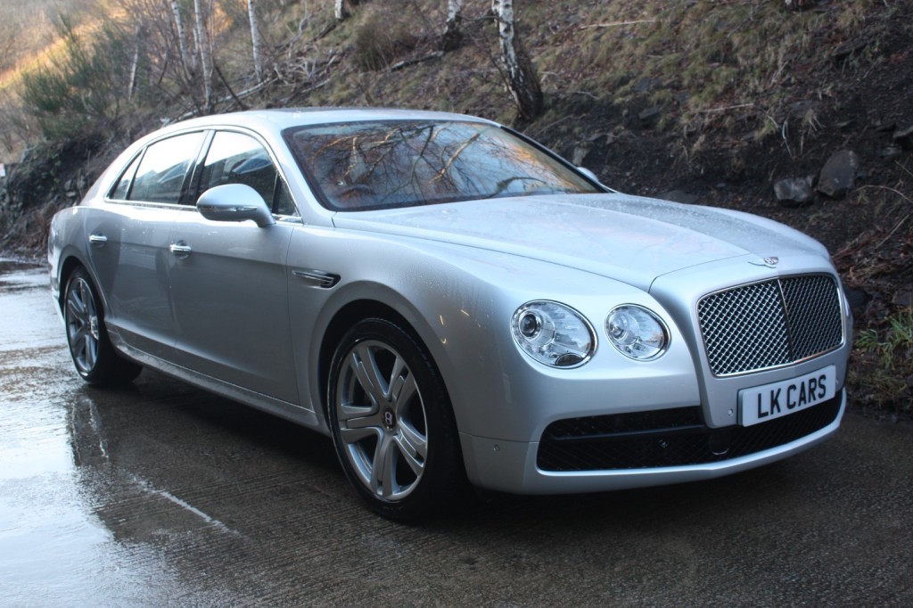 View BENTLEY FLYING SPUR 4.0 V8