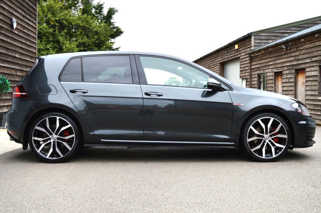 View VOLKSWAGEN GOLF 2.0 TSI GTI DSG 5 DOOR
