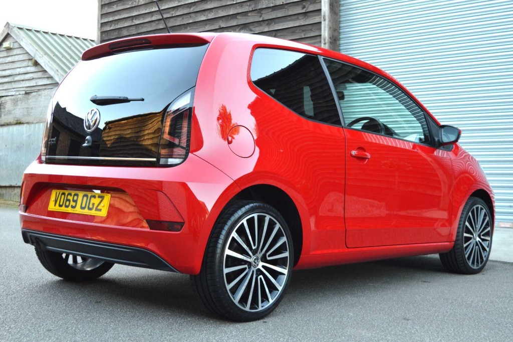 VOLKSWAGEN UP