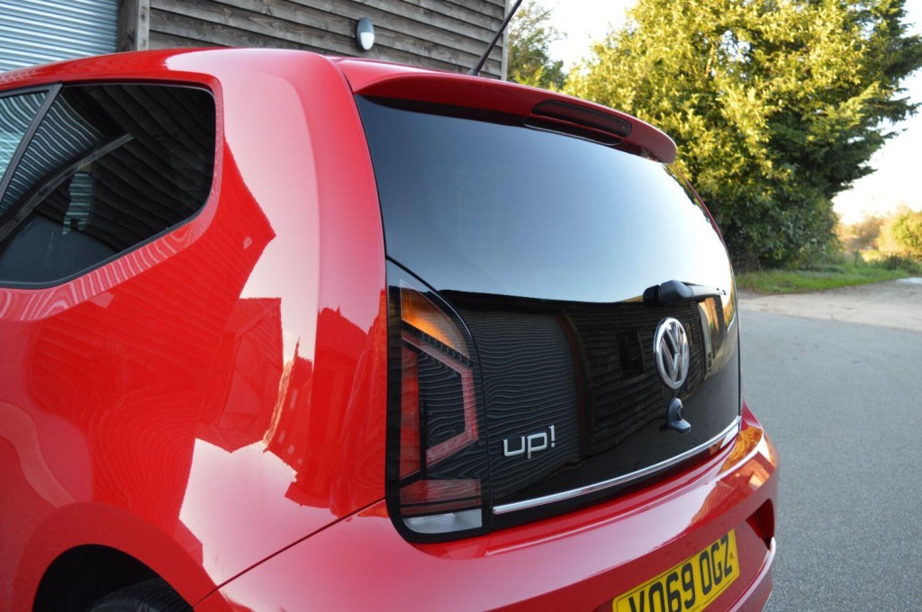 VOLKSWAGEN UP