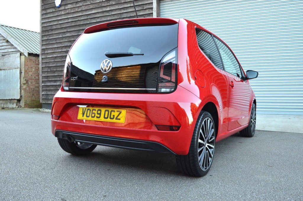 VOLKSWAGEN UP