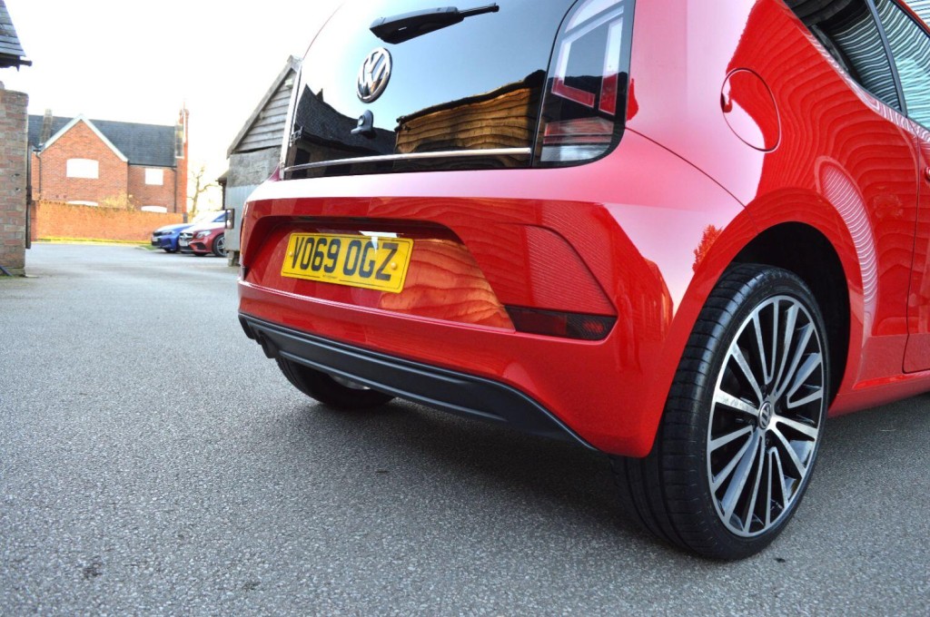 VOLKSWAGEN UP
