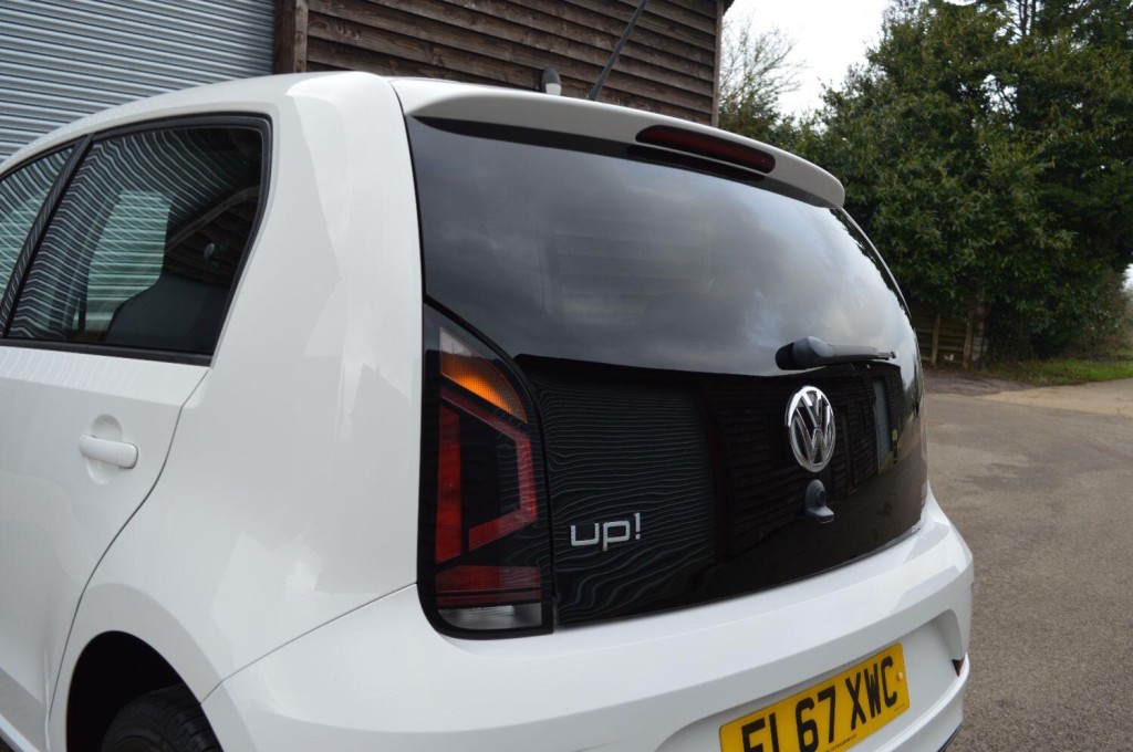 VOLKSWAGEN UP