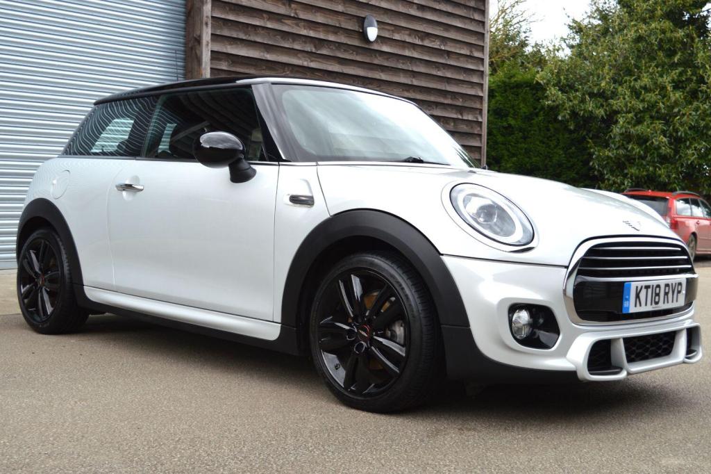 View MINI HATCH 1.5 Cooper 3-Door