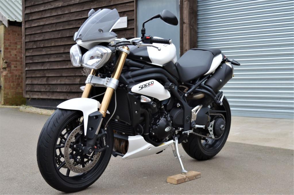 View TRIUMPH SPEED TRIPLE 1050 MOTORCYCLE