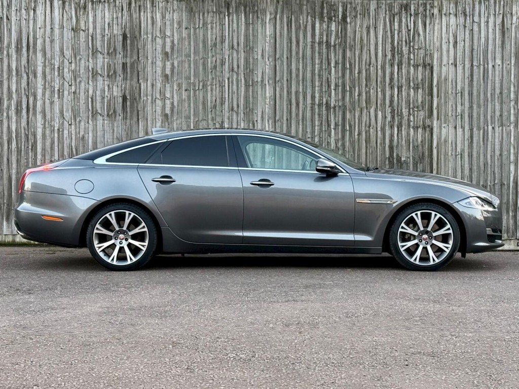 JAGUAR XJ