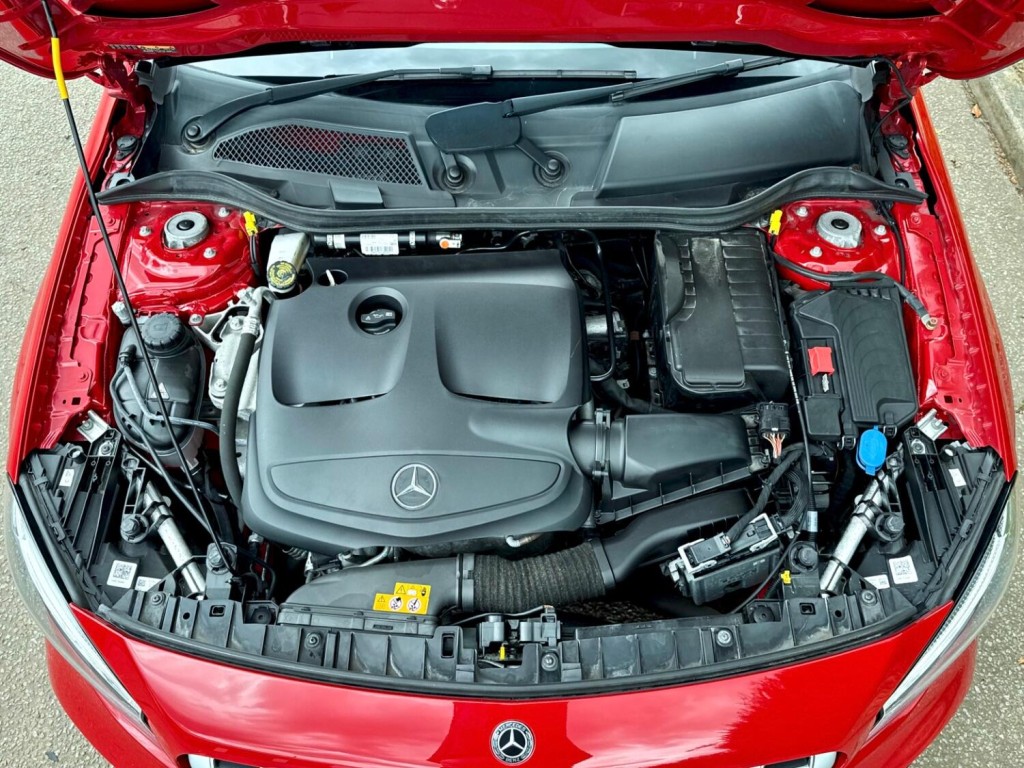 MERCEDES-BENZ GLA CLASS