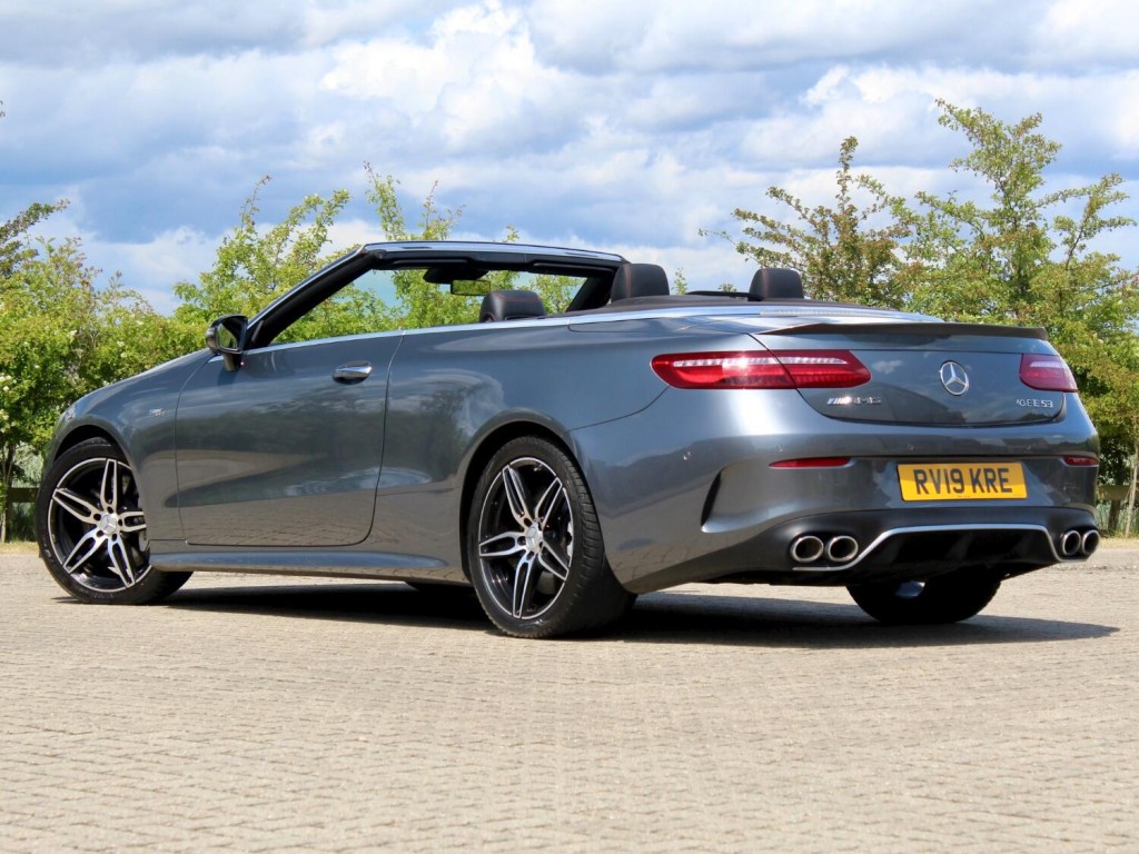 MERCEDES-BENZ E CLASS