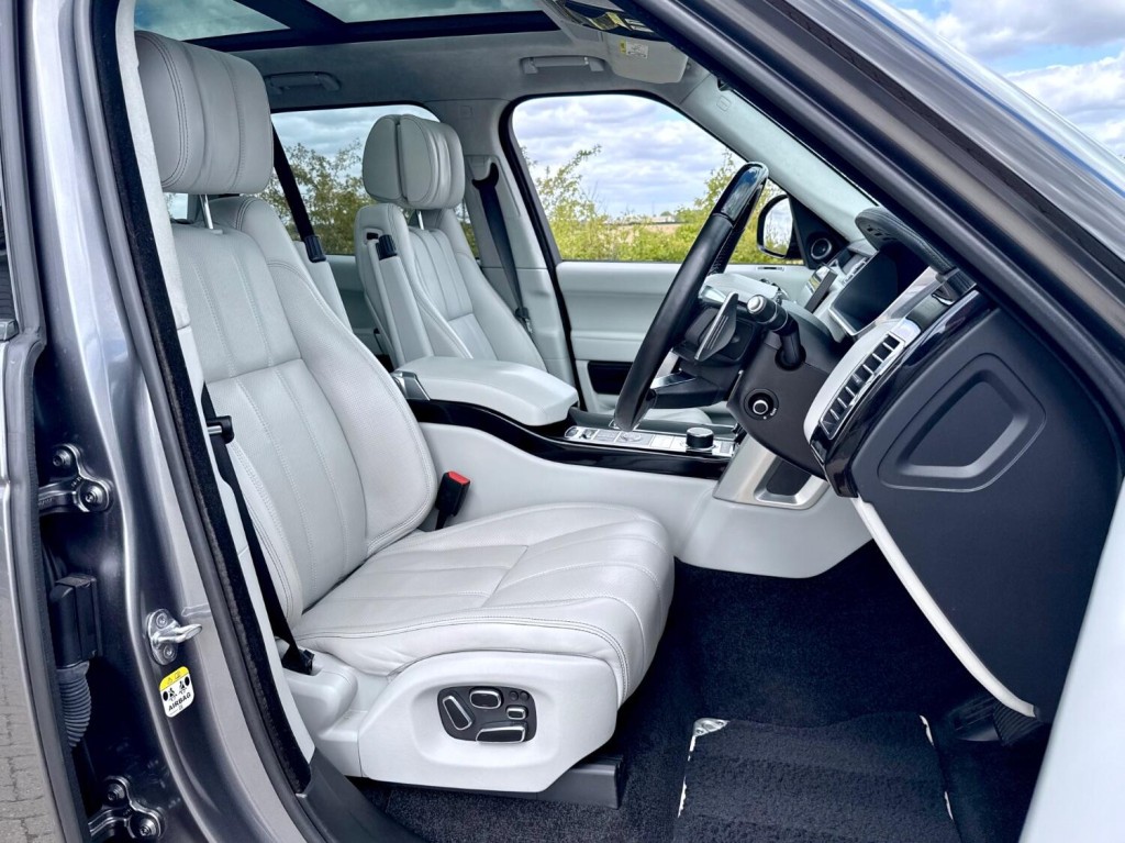 LAND ROVER RANGE ROVER