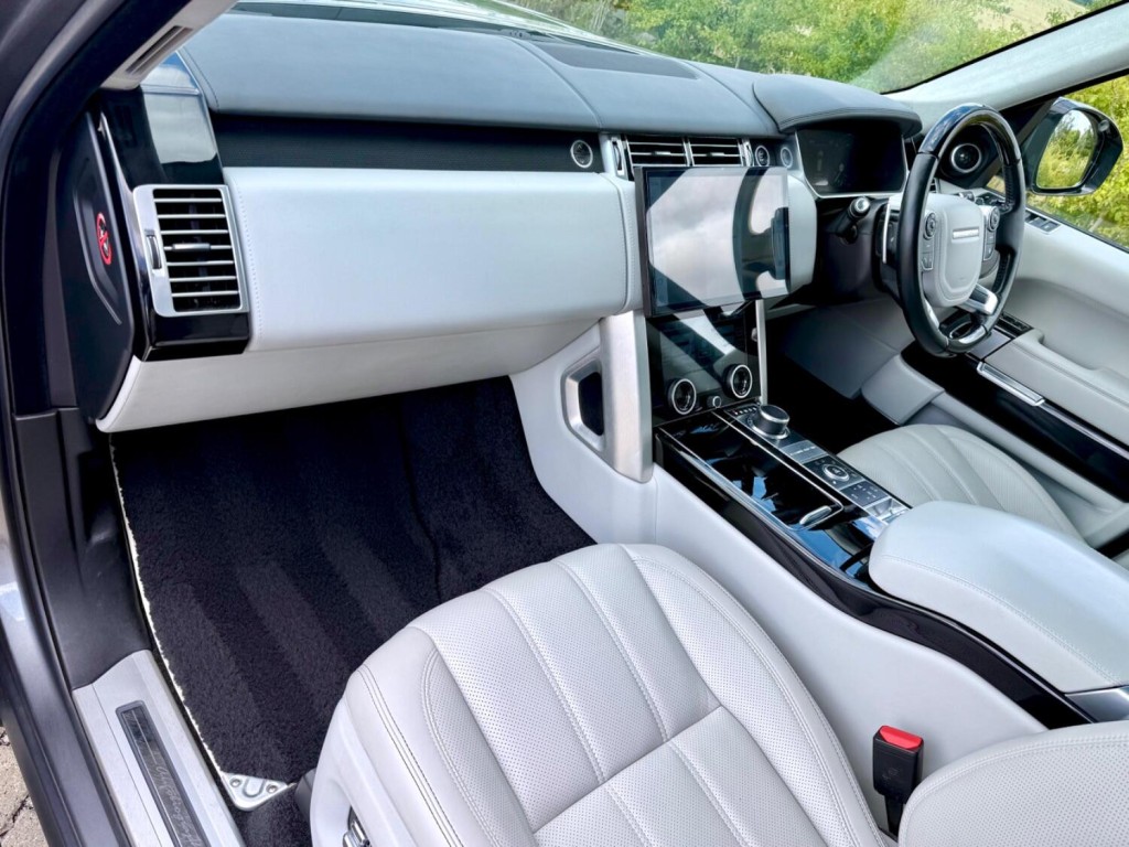 LAND ROVER RANGE ROVER