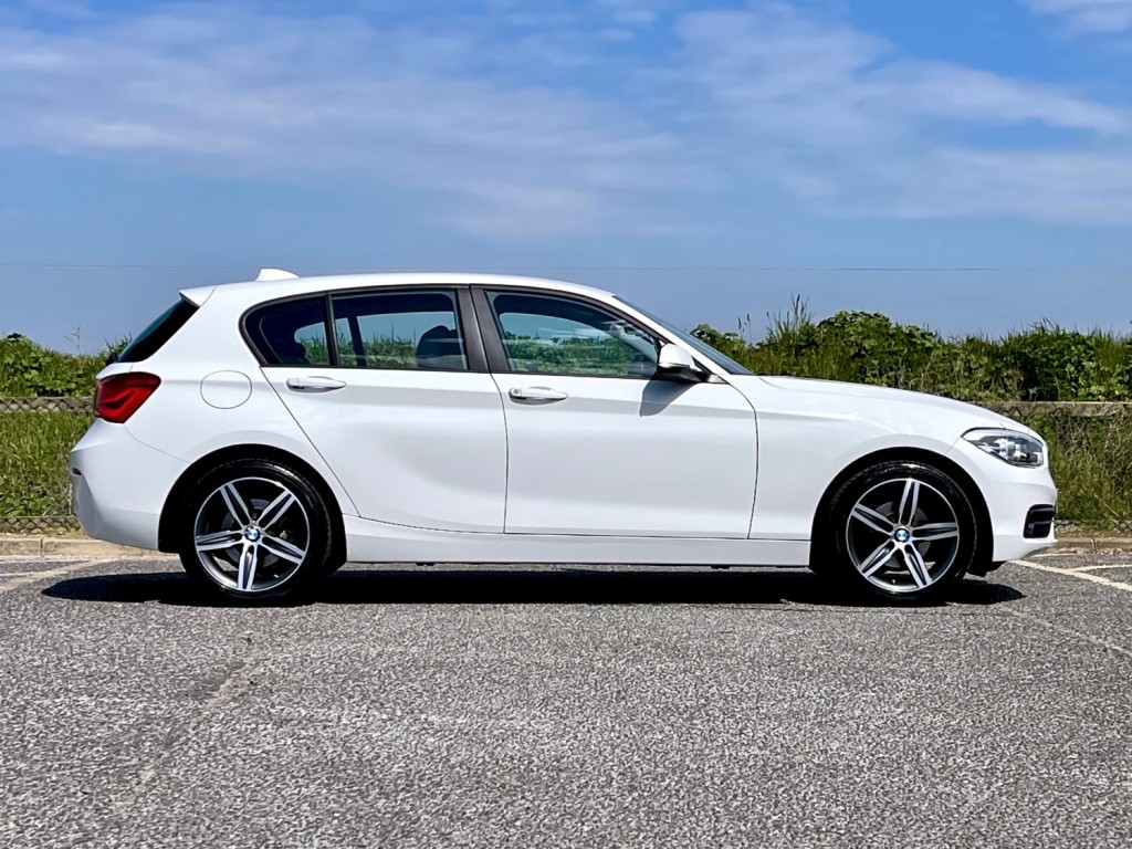 BMW 1 SERIES
