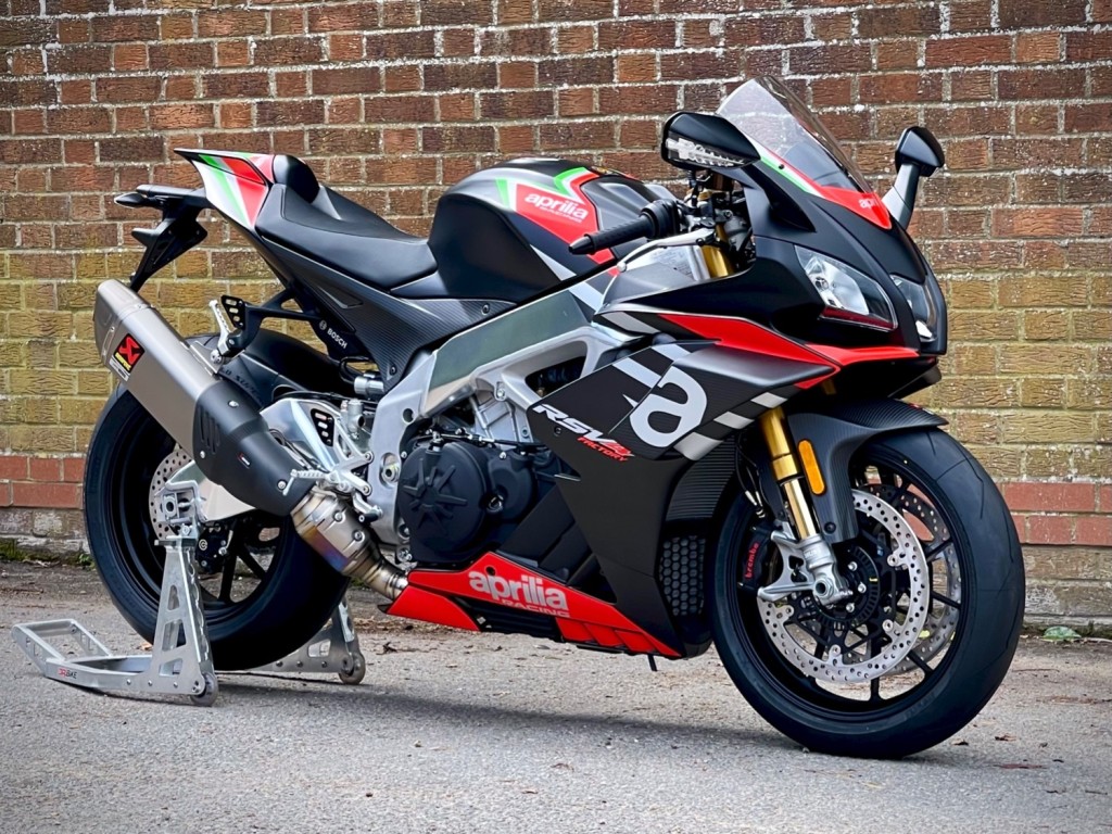 APRILIA RSV4