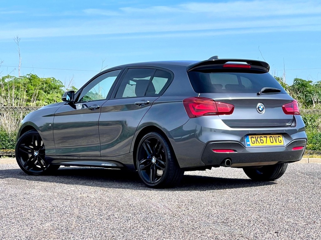 BMW 1 SERIES