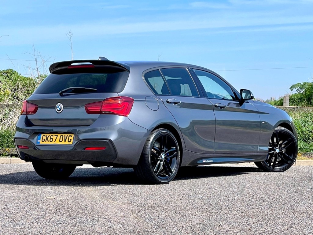 BMW 1 SERIES