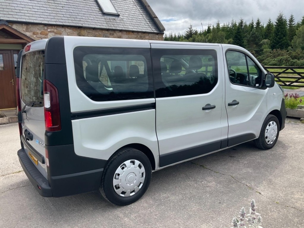 View VAUXHALL VIVARO 1.6 CDTi Bi TURBO 2900 L1 H1 SWB COMBI 9 SEATER MINIBUS SLD EURO 6