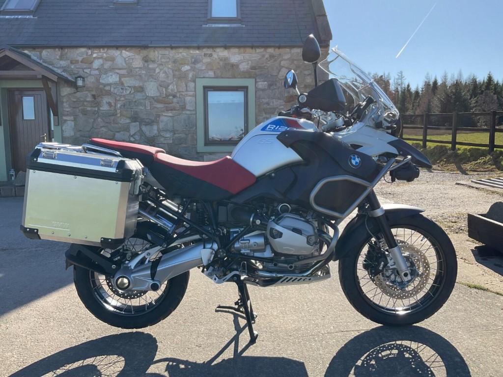 View BMW R1200GS Adventure Motorrad 30th Anniversary Special Edition - TU