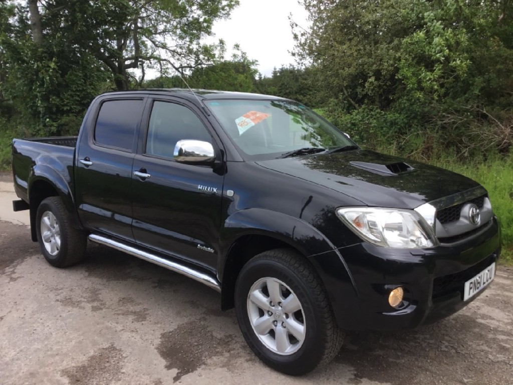 View TOYOTA HILUX 3.0ltr D-4d AUTO INVINCIBLE 4x4 DOUBLE CAB PICK UP 171ps