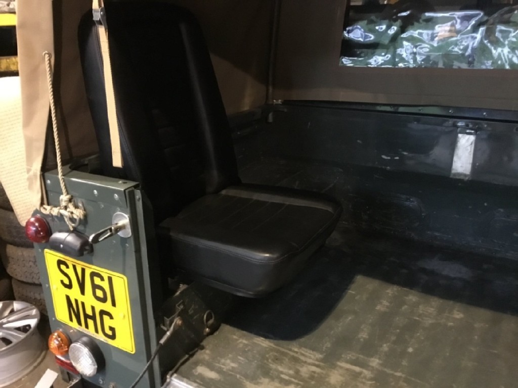LAND ROVER DEFENDER