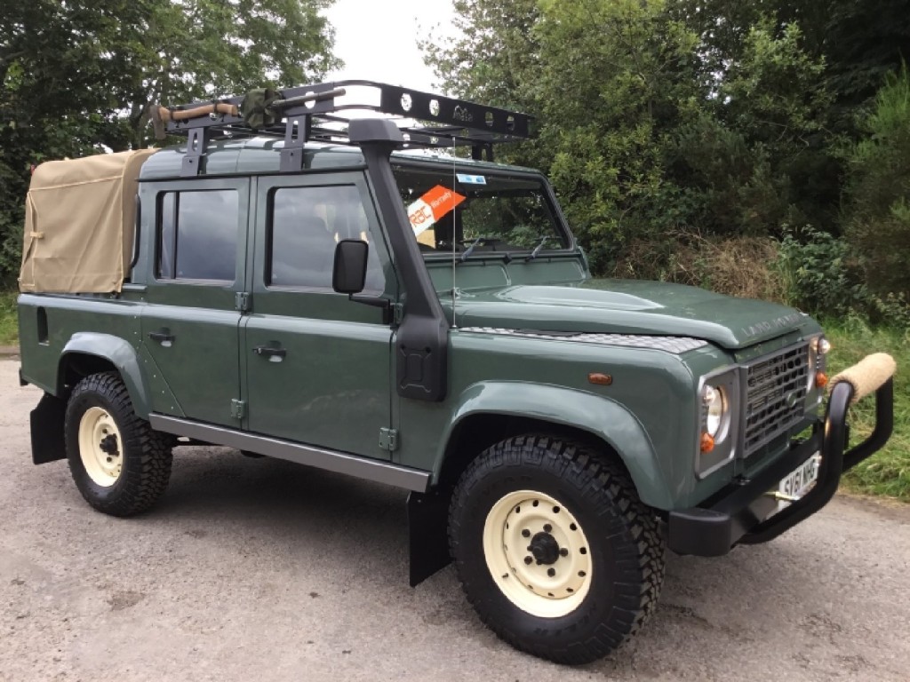 LAND ROVER DEFENDER