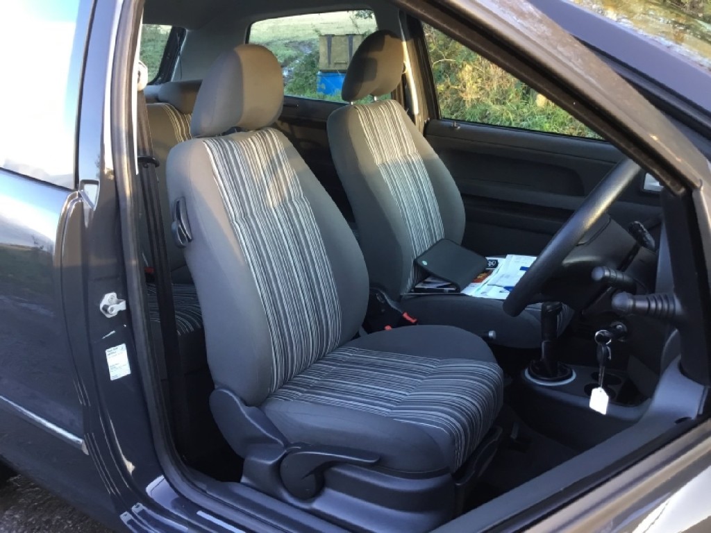 VOLKSWAGEN FOX