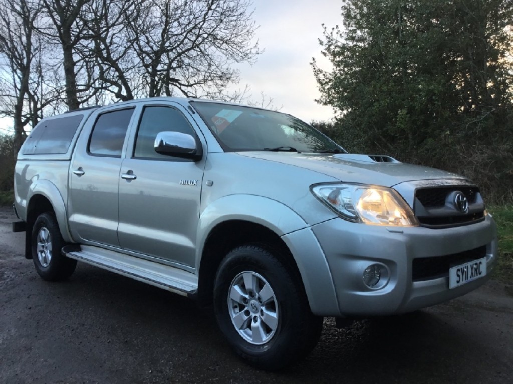 TOYOTA HILUX