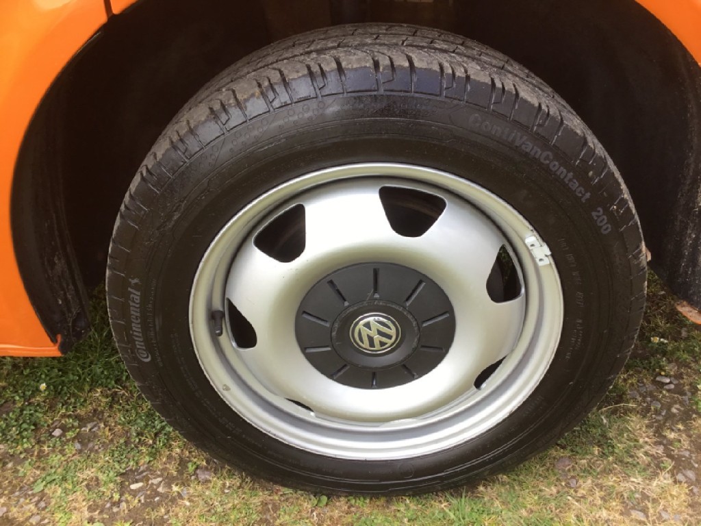 VOLKSWAGEN TRANSPORTER
