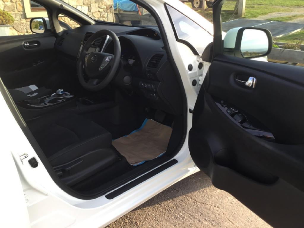 NISSAN LEAF