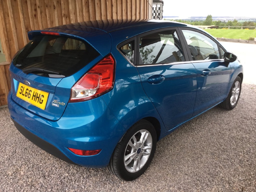 View FORD FIESTA 1.25i ZETEC CLIMATE 5 DOOR HATCHBACK