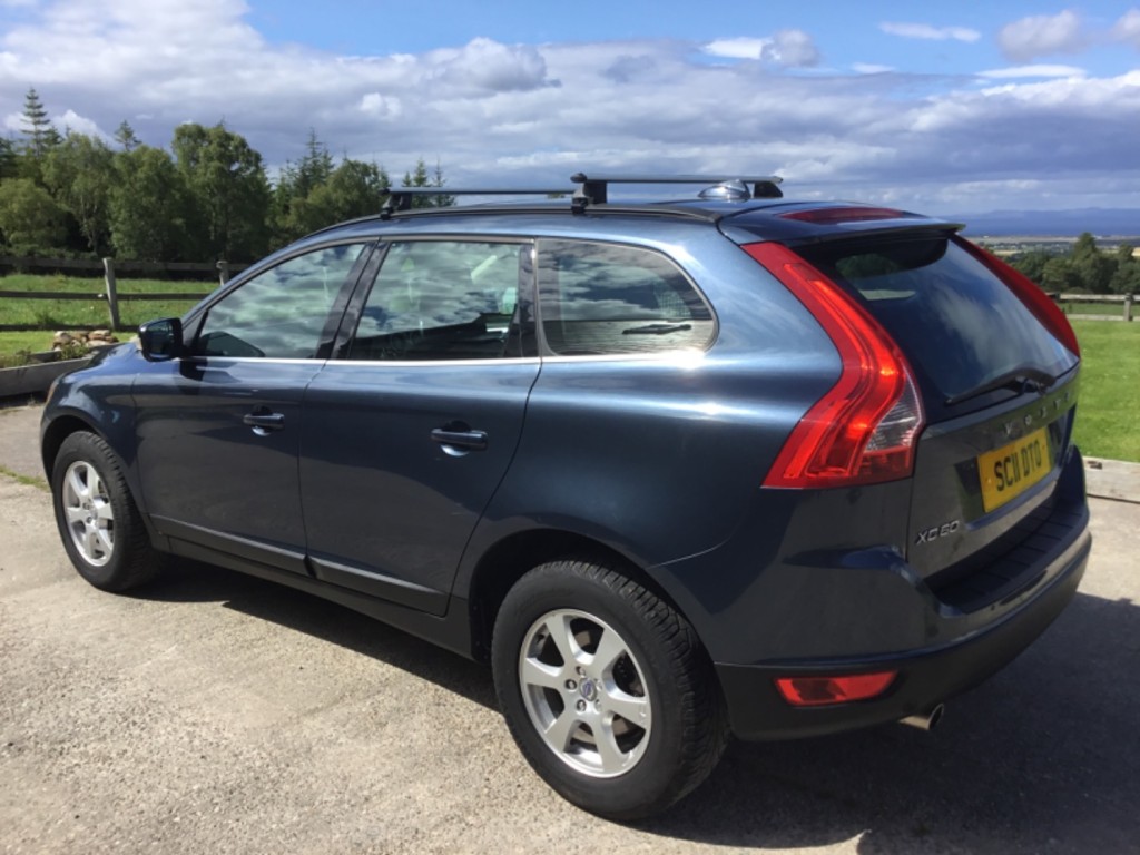 View VOLVO XC60 SE 2.4ltr D5 AWD ESTATE 215ps