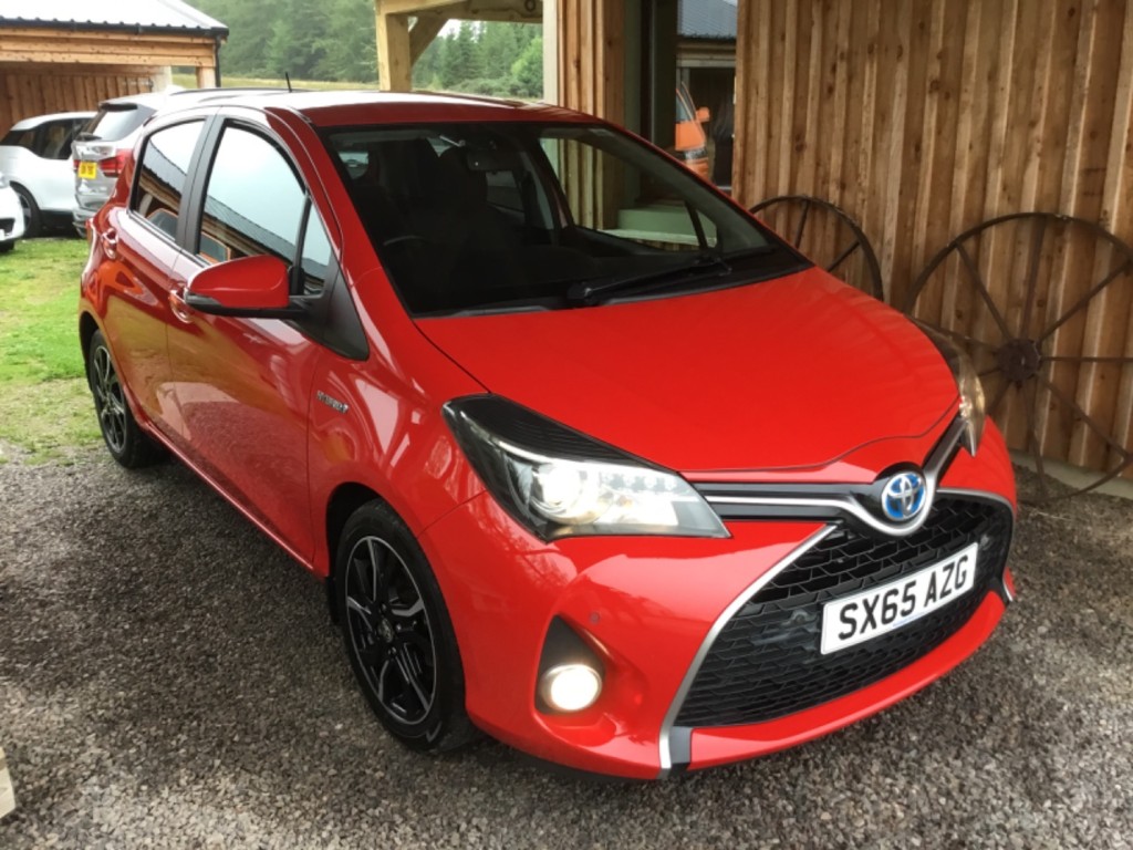 View TOYOTA YARIS VVT-i AUTO DESIGN 5 DOOR HATCHBACK HYBRID ELECTRIC VEHICLE
