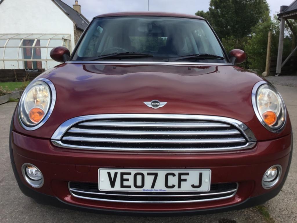 MINI HATCHBACK