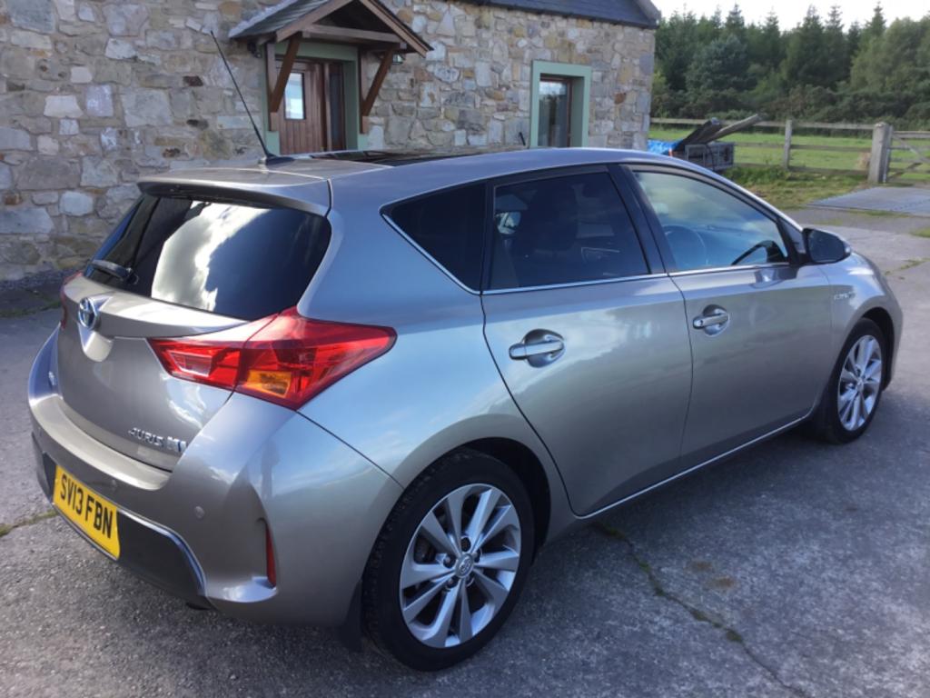 View TOYOTA AURIS 1.8 VVT-i CVT EXCEL 5 DOOR HATCHBACK HYBRID ELECTRIC VEHICLE