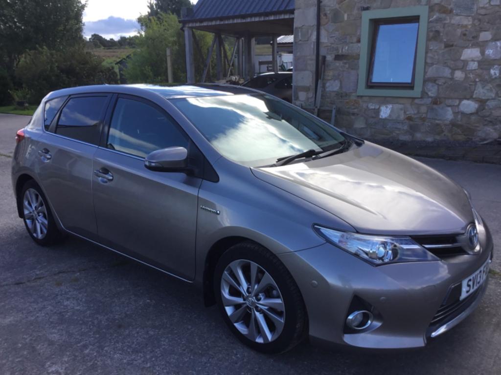 View TOYOTA AURIS 1.8 VVT-i CVT EXCEL 5 DOOR HATCHBACK HYBRID ELECTRIC VEHICLE