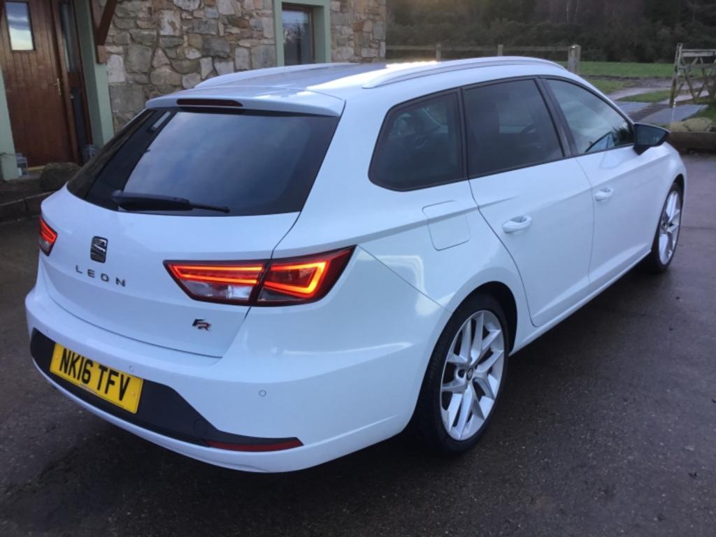 View SEAT LEON 2.0 TDI FR TECHNOLOGY SPORTS TOURER ESTATE 184ps