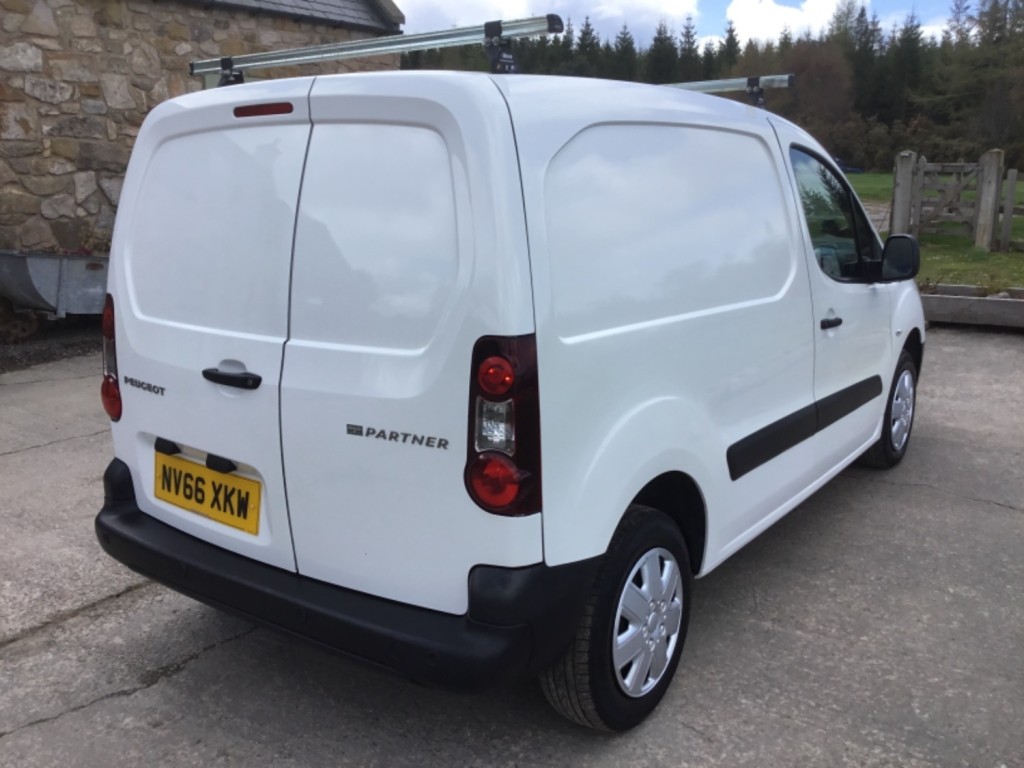 View PEUGEOT PARTNER 1.6 HDI BLUE EFFICIENCY EURO 6 PROFESSIONAL L1 SWB PANEL VAN 100ps