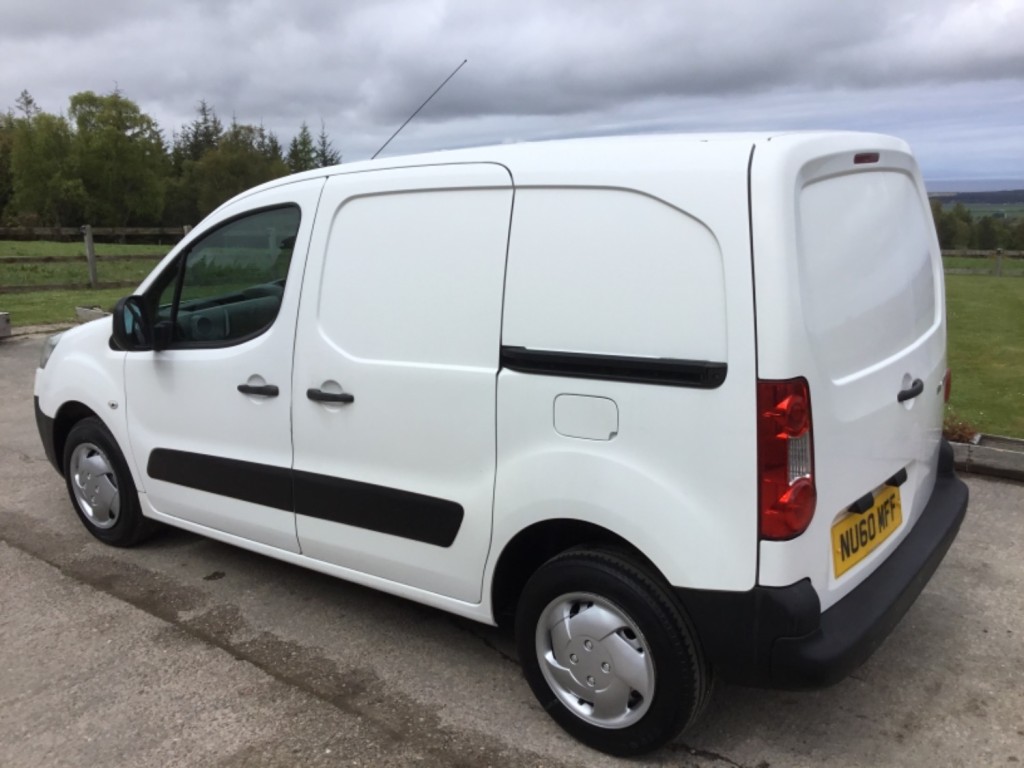 View PEUGEOT PARTNER 1.6 HDI S L1 850 SWB PANEL VAN 90ps