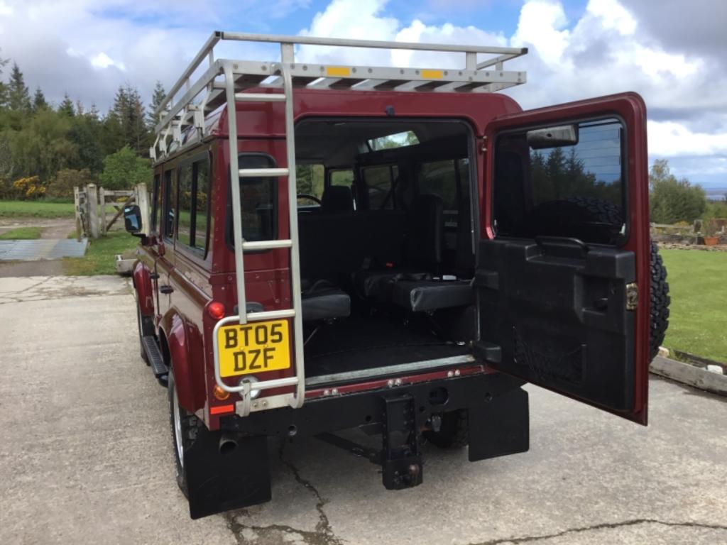 LAND ROVER DEFENDER