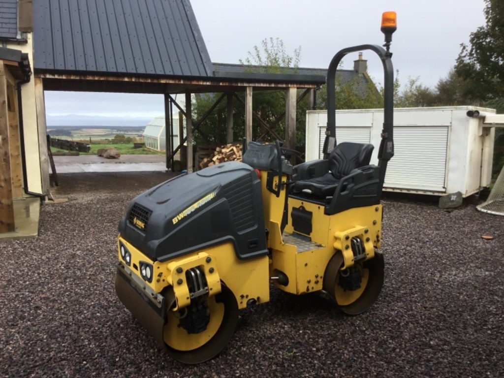 View 1925 CROSSLEY BOMAG TANDEM VIBRATING ROLLER BW 100 ADM 5