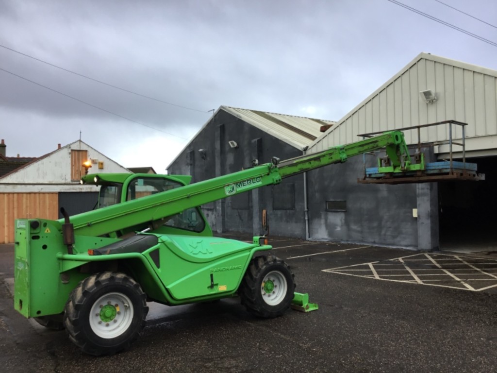 View BOND 250 MERLO P38 13 TELESCOPIC HANDLER LOADER
