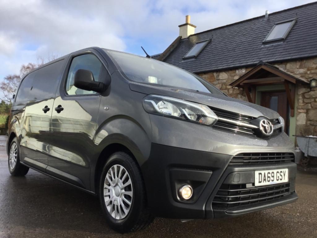 TOYOTA PROACE