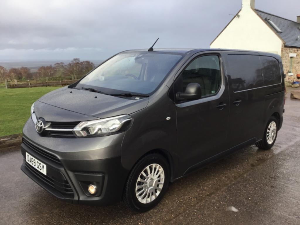 TOYOTA PROACE